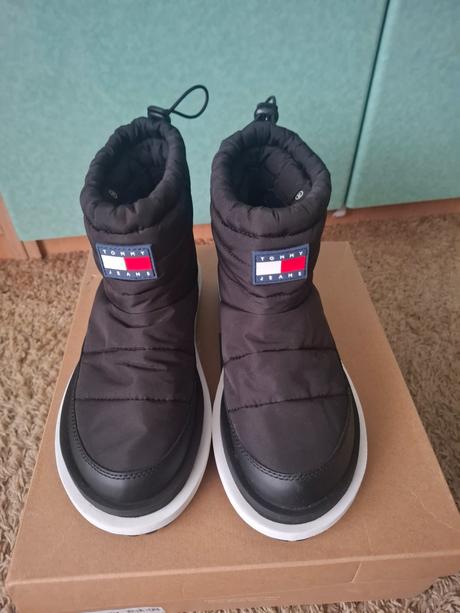 Snehule, tommy hilfiger,39