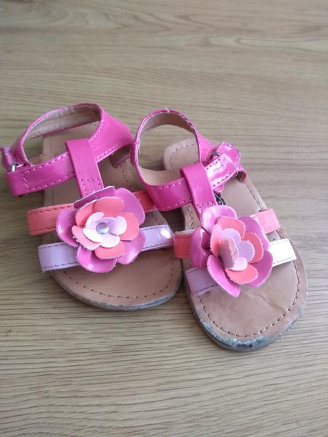 Sandálky č. 20, 20