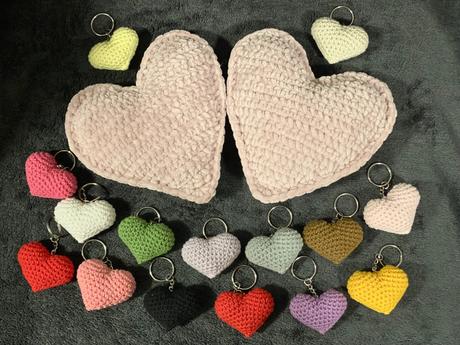 Háčkované srdiečko- mini vankúšik, 