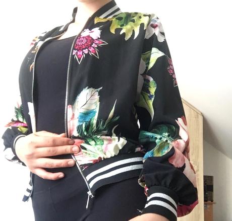 Bunda s kvetovymi motívmi, 34