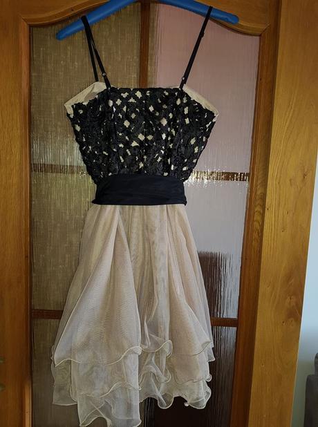 Krátke spoločenské šaty veľkosť s, s