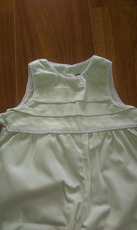 Nohavice v celku bez rukavov, 92