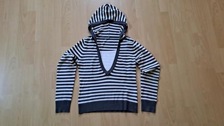 Vlnený svetrík s kapucňou, m