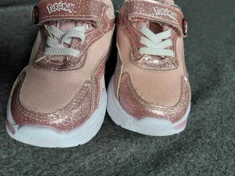 Blikajúce tenisky pokemon, sinsay,27