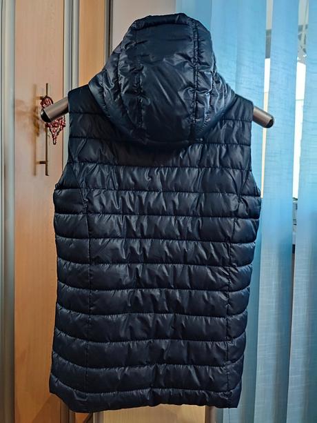 Prechodná vesta s kapucňou, 176