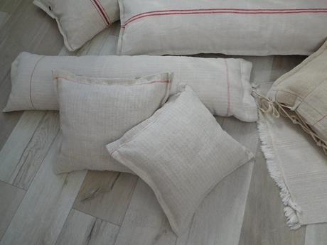 Vankúše menšie , vačšie, podlhovasté,, 