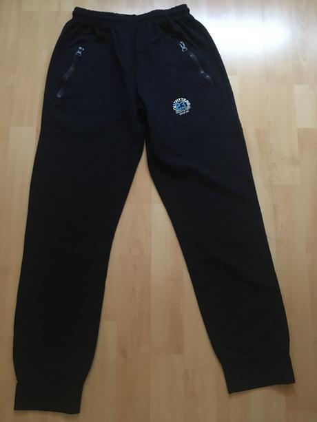 Tmavomodré tepláky, 158