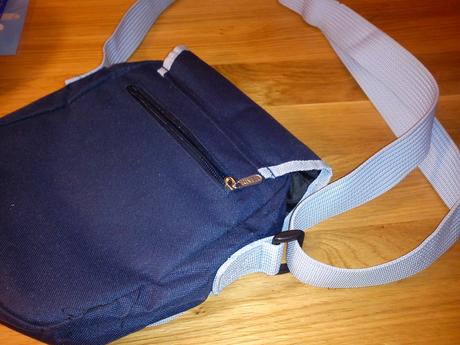 Crossbody nivea, 
