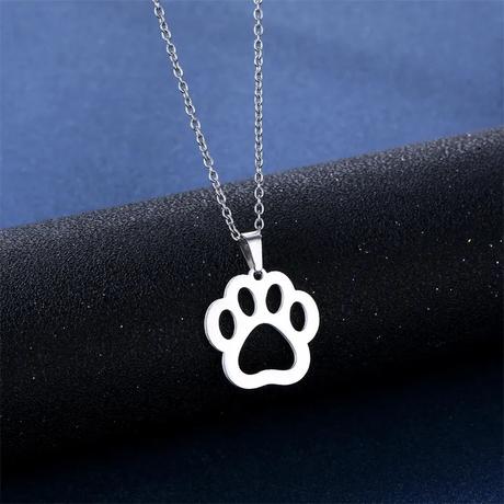 Náušnice a retiazka s príveskom labka,