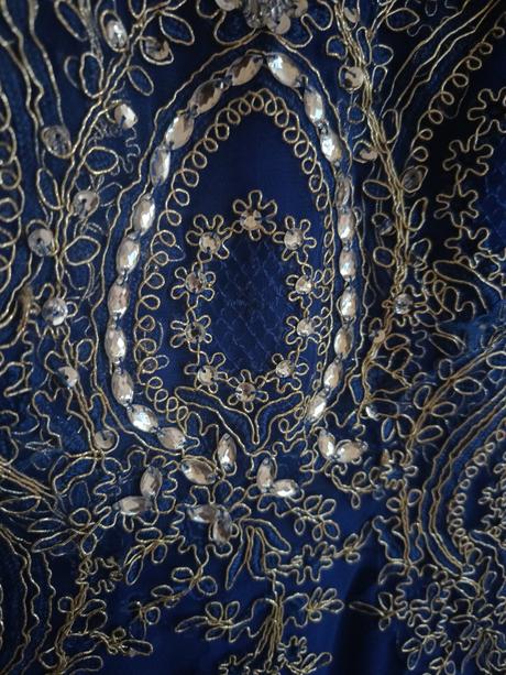 Krásne modré spoločenské šaty, m