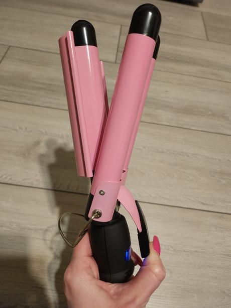 Ružový vlnkovač-trojkulma s digitálnym displejom,