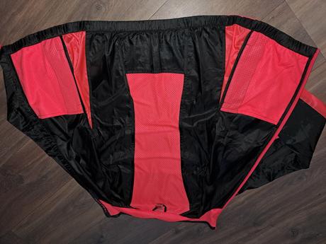 Sustakova bunda kari traa, s