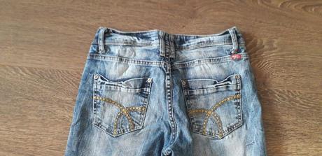 Tristvrtove rifle, bershka,36