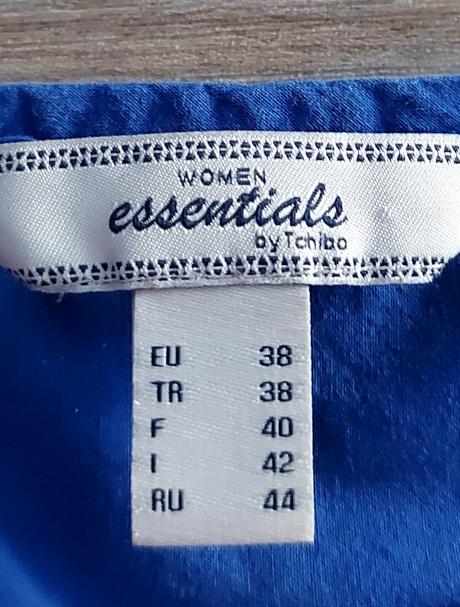 Šaty s madeirovou výšivkou, tchibo,38