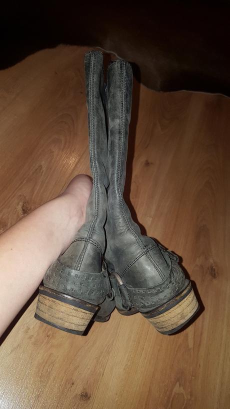 Šedé kožené čižmy č.36, 36