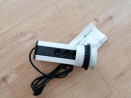 Vstavaná vysúvacia zastrcka, 