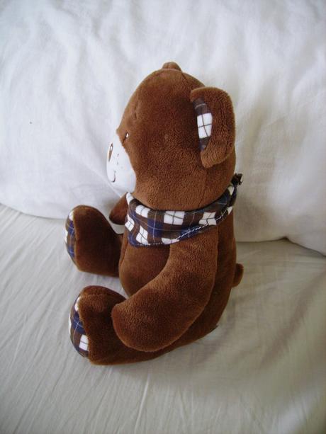 Plyšový väčší hnedý medveď s hrkálkou, 