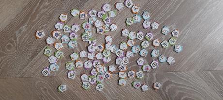 Drevene gombicky zvieratka, domceky, auta, 