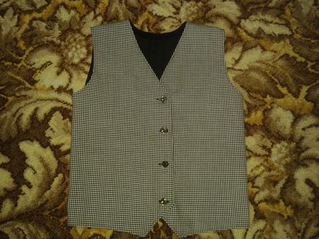 Kostým, 4 dielny, 38