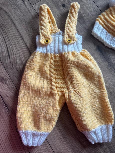 Krásny set čiapka a nohavice, 62