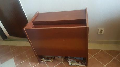 Kvalitný drevený stolík / ľavica, 