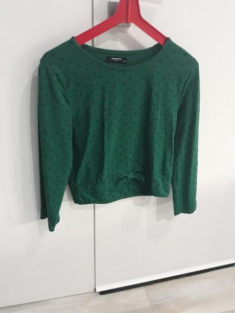 Crop top bodky na zelenej, reserved,m