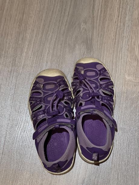 Letne topanky, keen,27