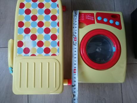 Žehlička, práčka, žehliaca doska, 