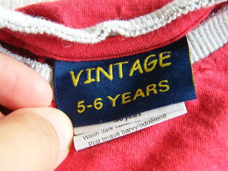 Cervene tricko s lebkou, vintage, 116