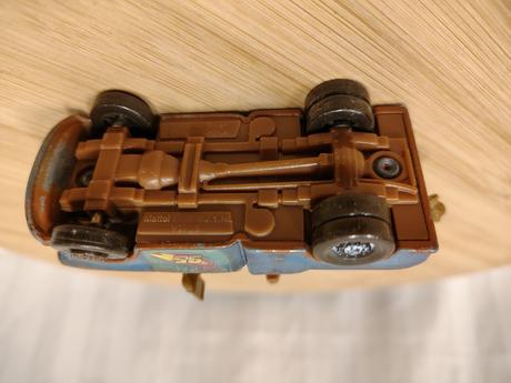 Zberateľský burák (race team mater), mattel,