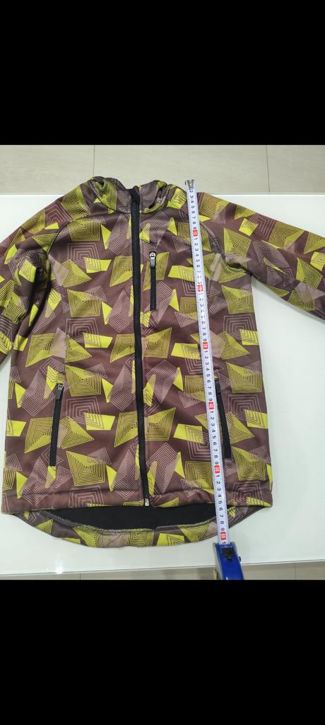 Predám chlapčenskú softshellovú bundu, crivit,146