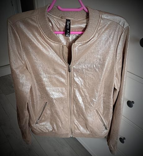 Krásna bundička, 40