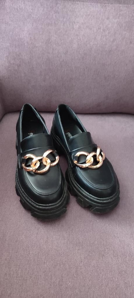 Čierne topánky, 36