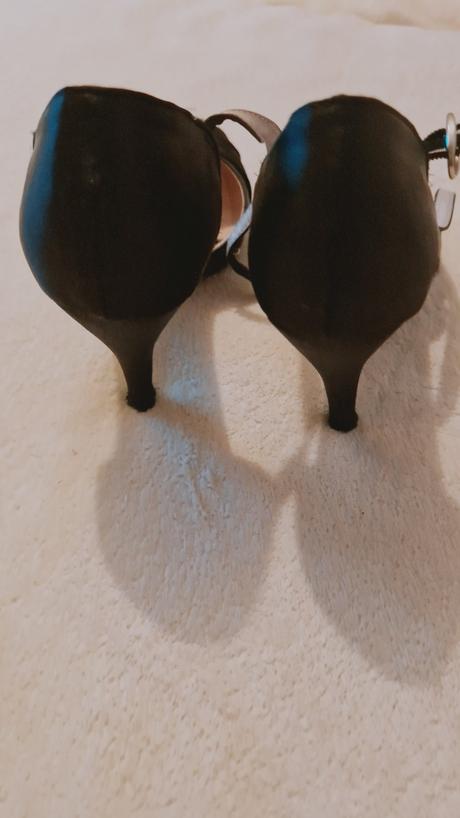 Krásne saténové lodičky, 37