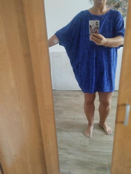Bavlnené šaty s netopiérymi rukávmi, 48