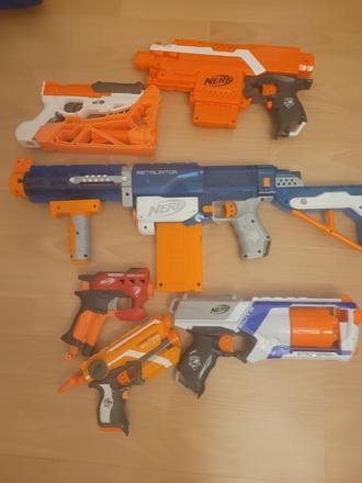 Predám hračky nerf,
