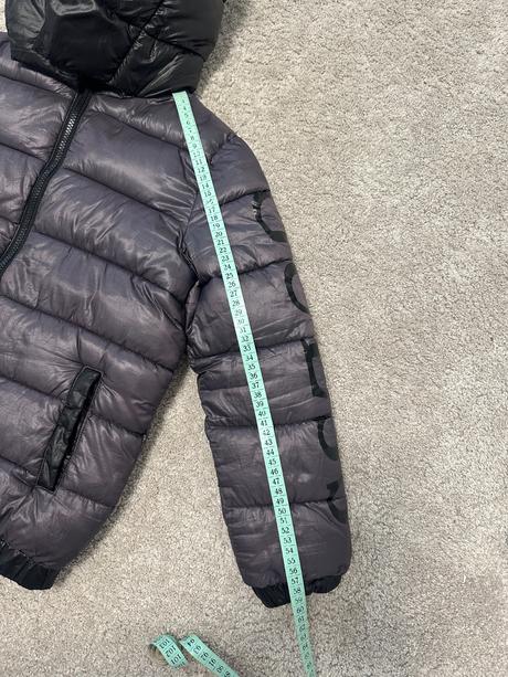 Guess bunda, guess,140