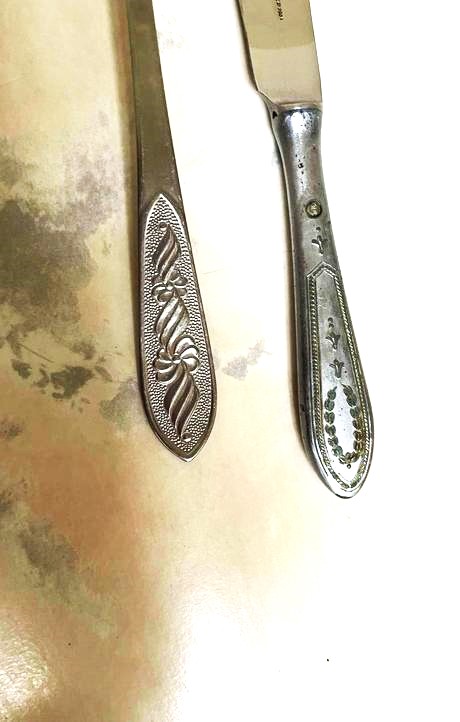 Starožitný príbor 2 ks,