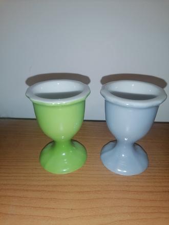2 porcelánové stojančeky na vajíčka, 