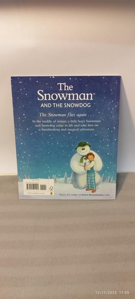 The snowman and the snowdog, 