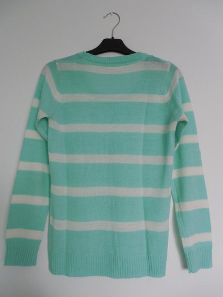 Bielo tyrkysový sveter, 38