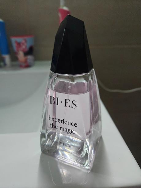 Bi - es experience the magic,