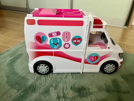 Barbie sanitka, 