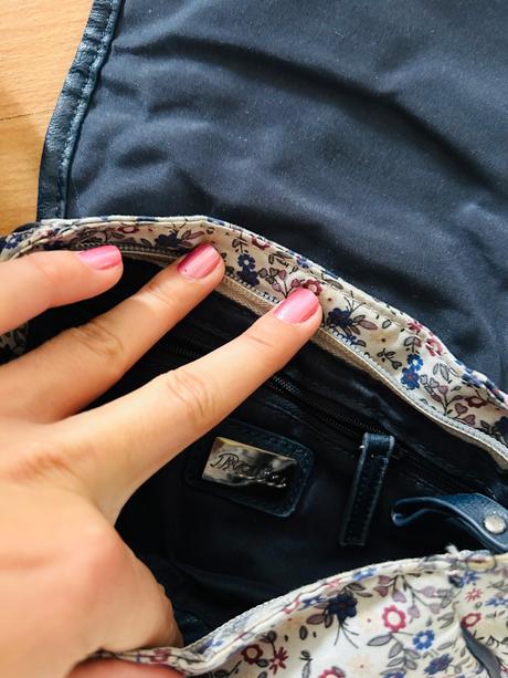 Kabelka baťa, baťa