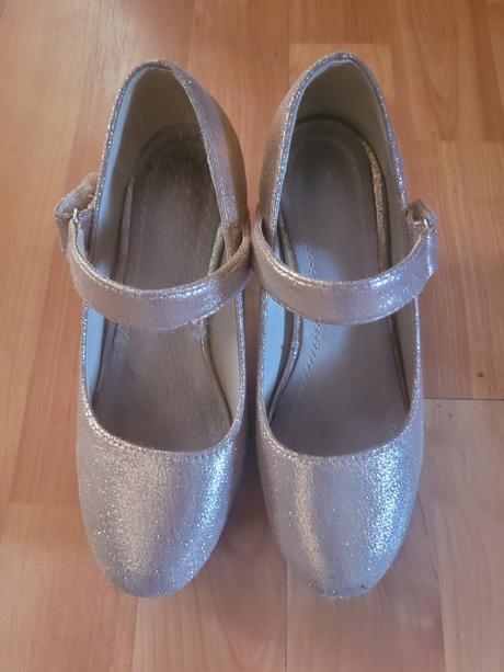 Sandále, šľapky, lodičky, 33