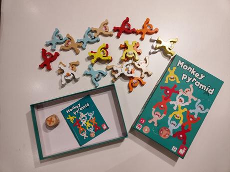 Monkey pyramid, 