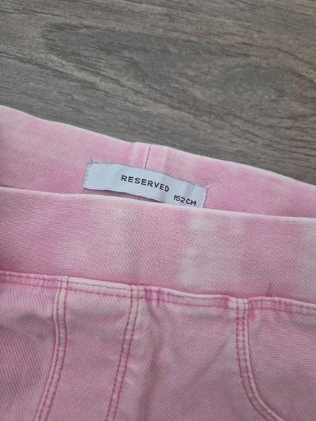 Leginy, reserved,152