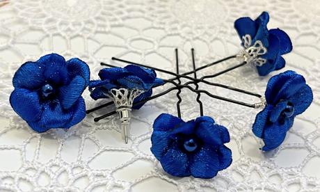 Saténová nezábudka na vlásenke, 