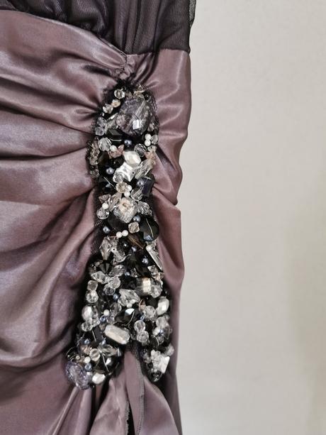 Spoločenské šaty, m