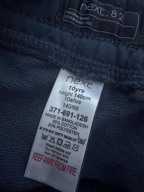 Next tmavomodré kraťasy - veľ. 140 - top stav, next,140